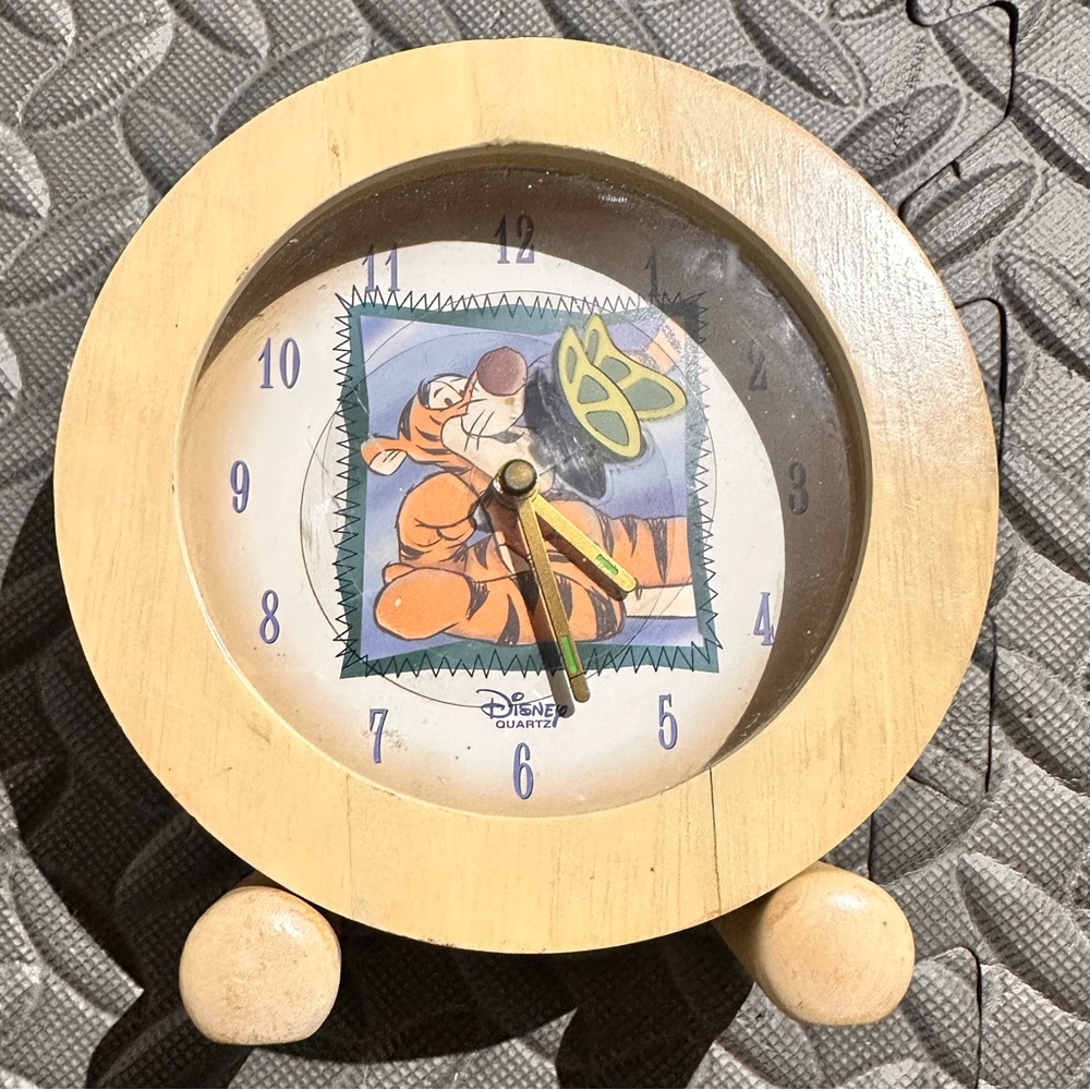 Disney Tiger Wooden Clock Tested and Works, Does Have Scratches and Crack